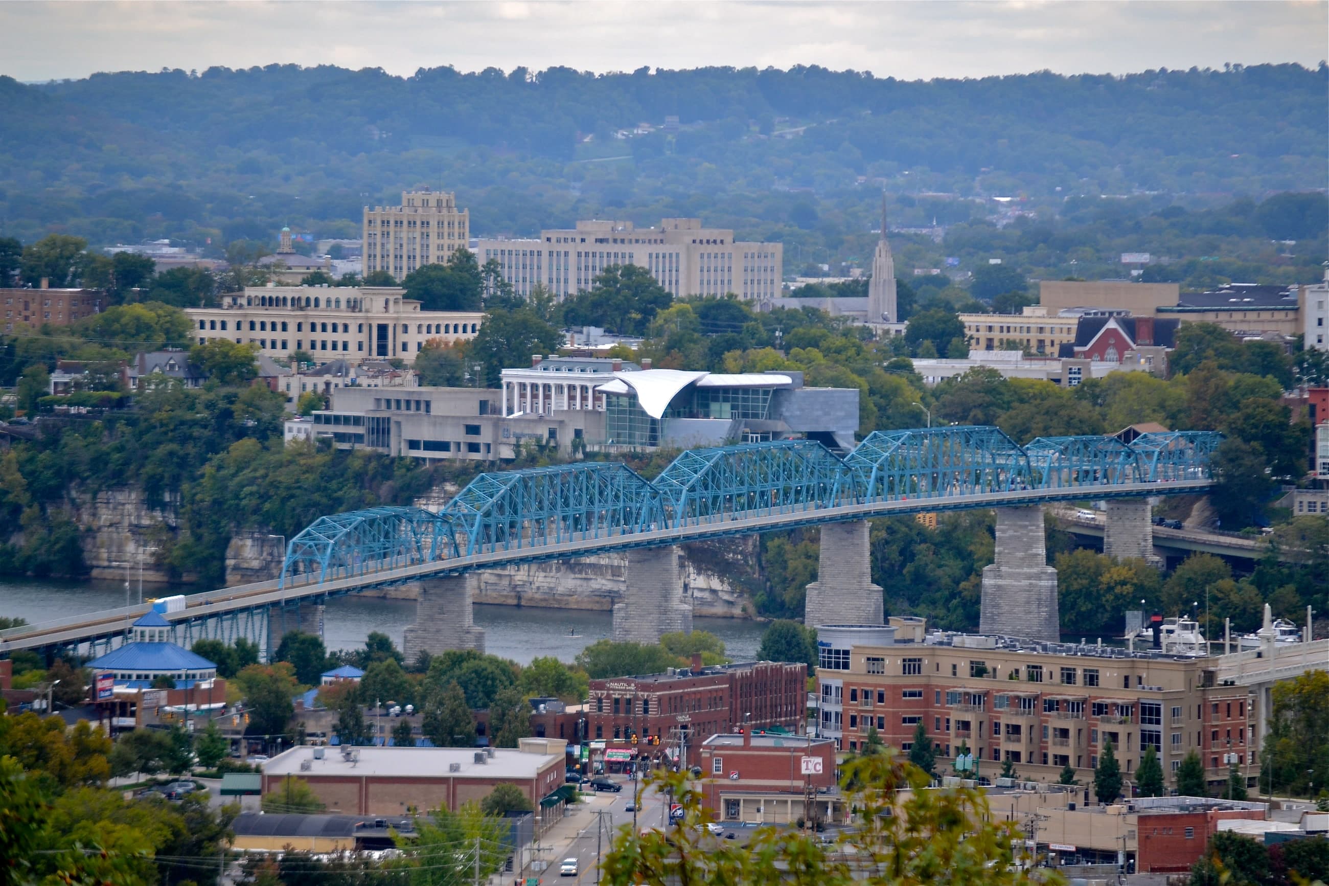 Chattanooga, Tennessee cityscape along the Tennessee River